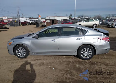 2015 Nissan Altima 2.5/2.5 S/2.5 Sl/2.5 Sv z USA, uszkodzony, nr VIN 1N4AL3AP2FC288707